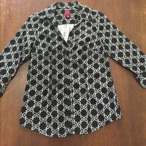 Patterned button up top