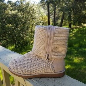 SO cream knit sweater boot