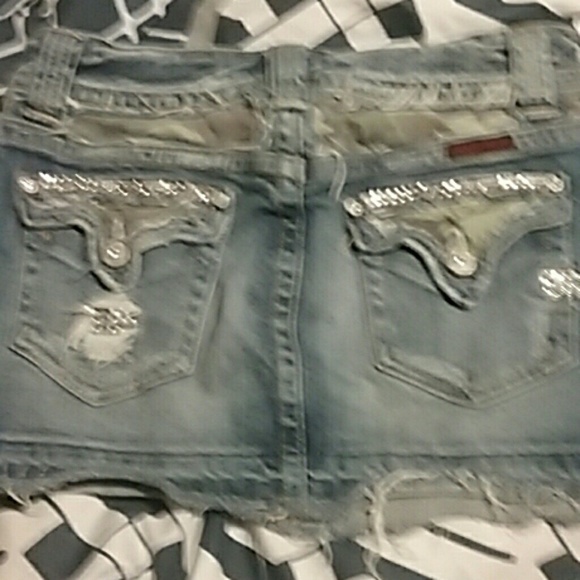 Skirt - Picture 2 of 2