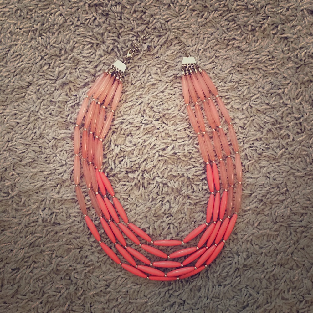 FREE IN ANY BUNDLE Coral Ombré Necklace