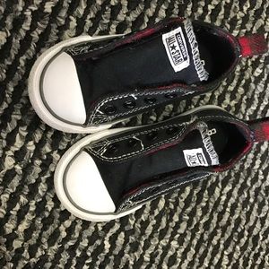Toddler converse size 6 worn three times