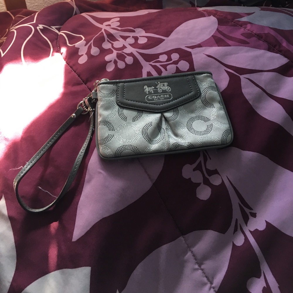 Coach wrislet wallet