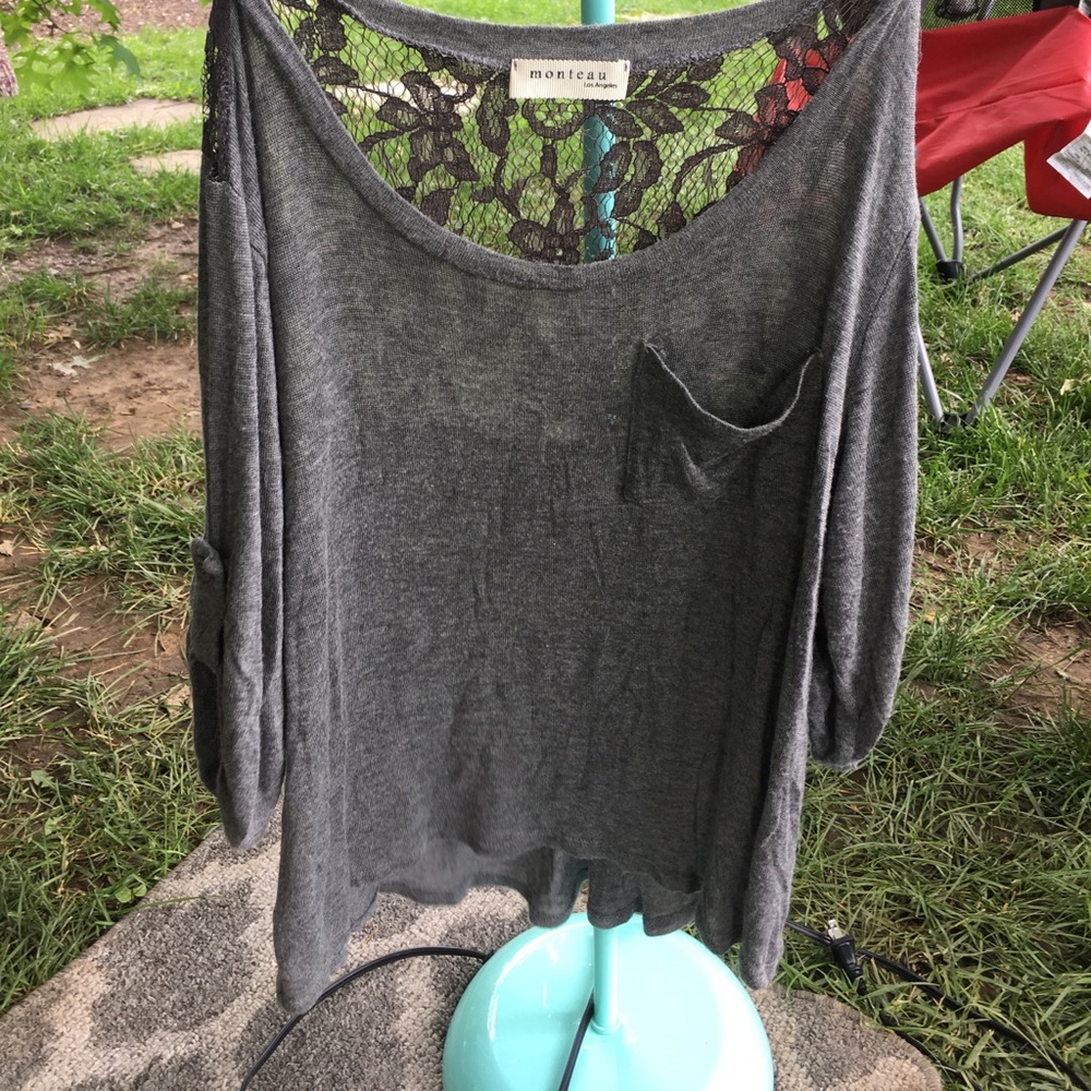 Quarter Sleeve Light Sweater