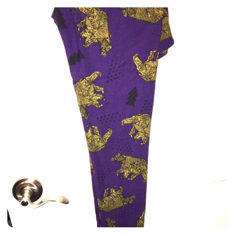 OS mosaic bears with purple background