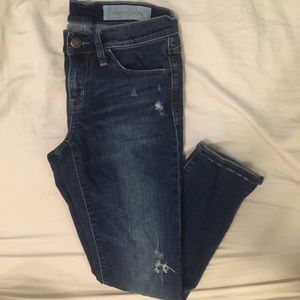 Treasure & bond slightly distressed style jeans