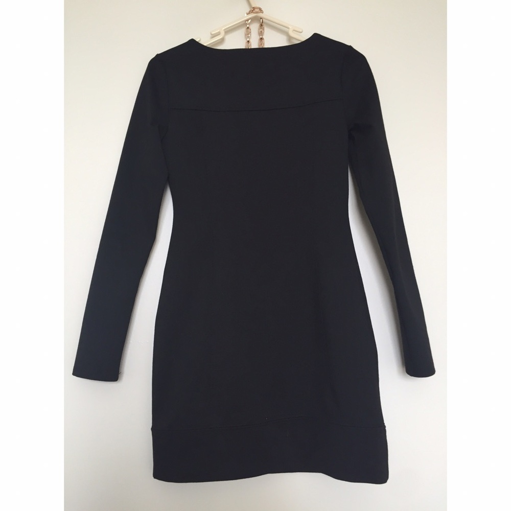 [BCBGeneration] black seamed v-neck bodycon - Picture 3 of 7