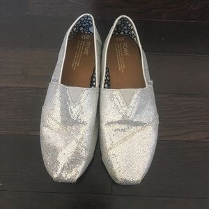 Silver sparkle TOMS Sz. 8.5