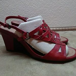 Women's Red Nurture Leather Wedge Sandals 9M