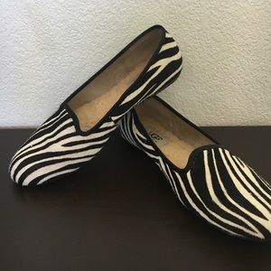 Ugg-Zebra striped flats