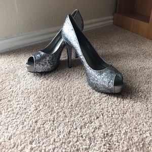 Guess high heel peep toe