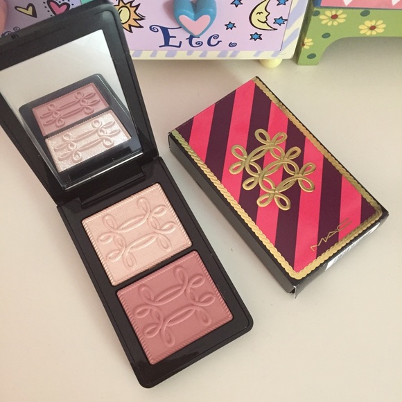 MAC Cosmetics Other - New! MAC Nutcracker Sweet Peach Highlighter Blush
