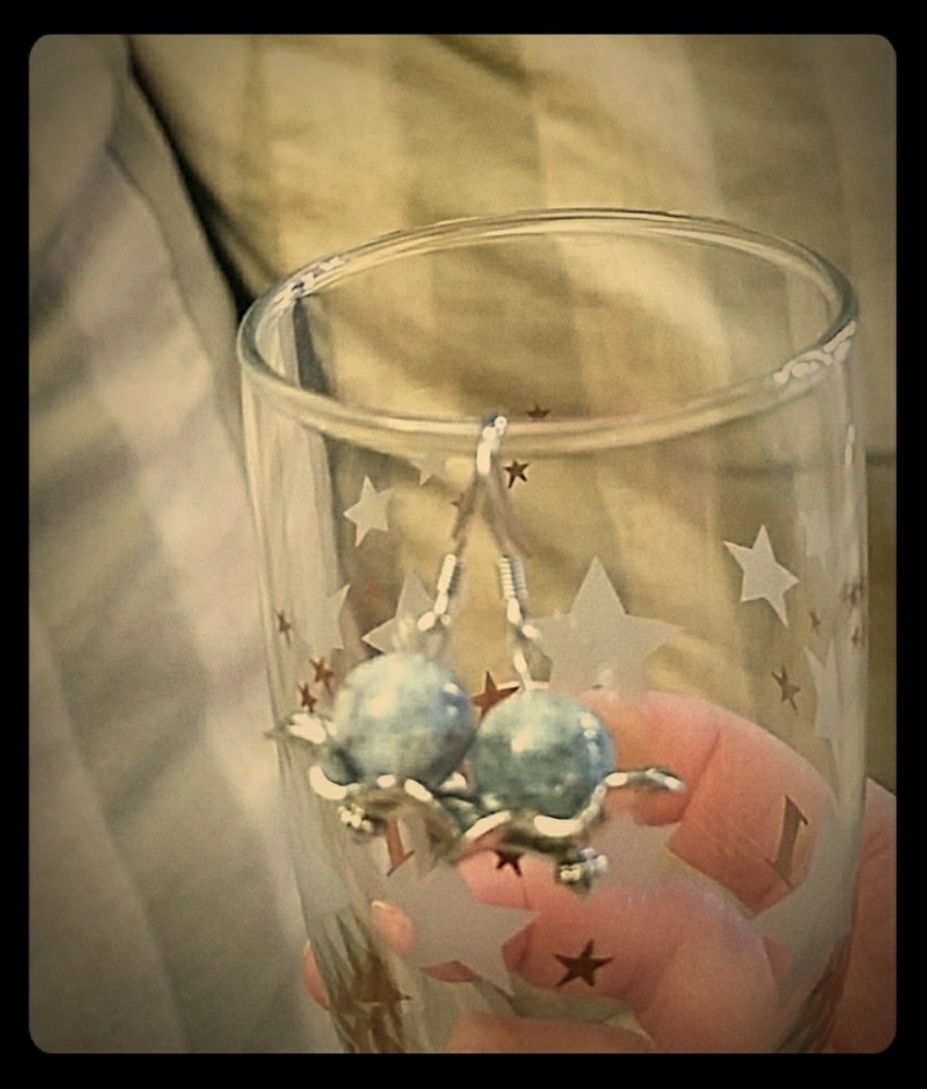 Flower pedal agate bead earrings