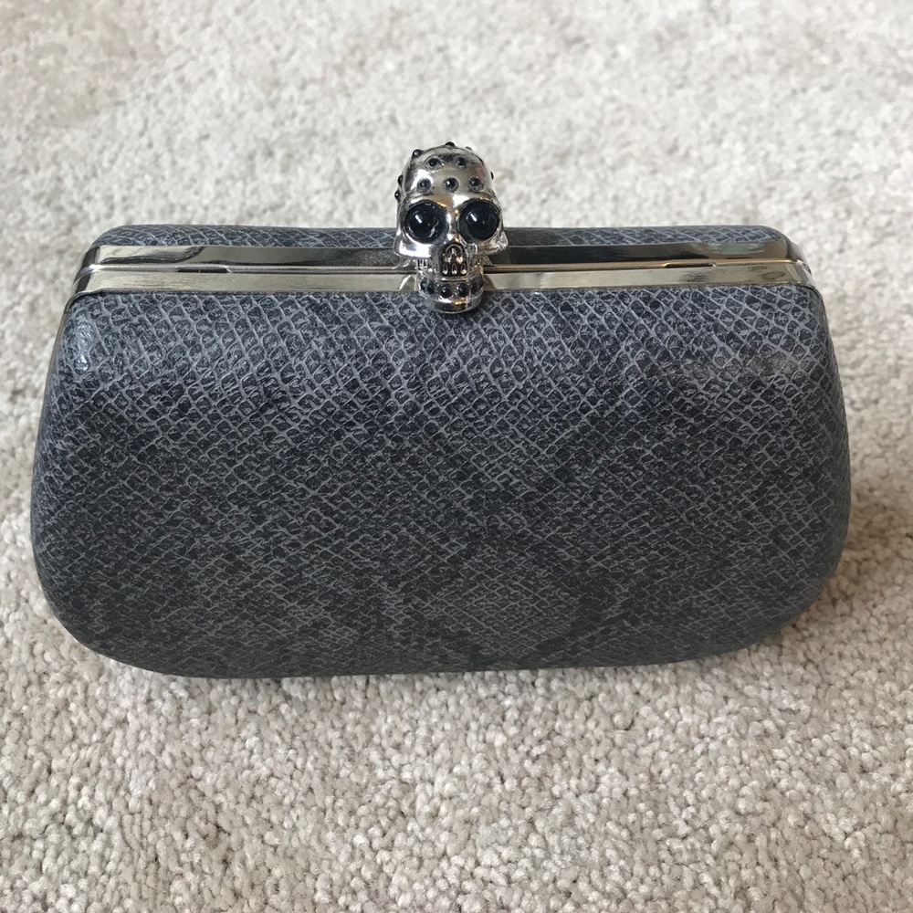 Skull head clutch