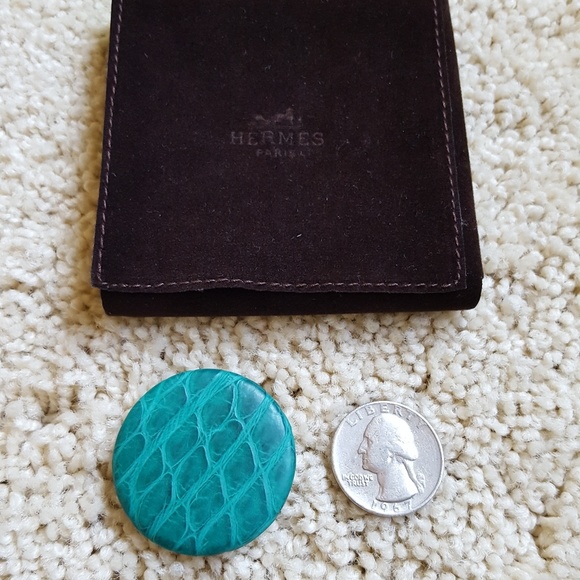 ***SOLD*** BNIB Auth Hermes Petit H Croc Brooch - Picture 3 of 5