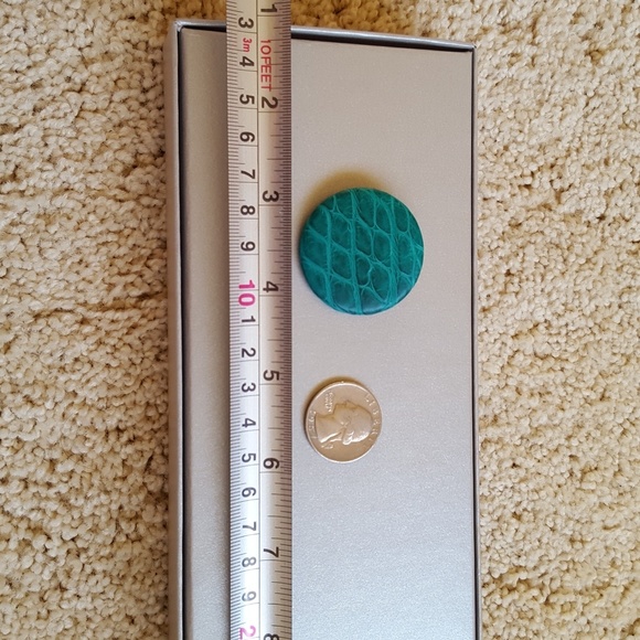 ***SOLD*** BNIB Auth Hermes Petit H Croc Brooch - Picture 4 of 5