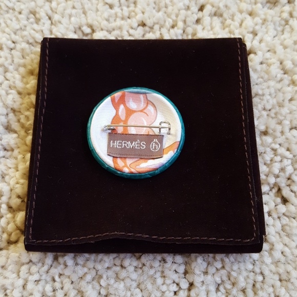 ***SOLD*** BNIB Auth Hermes Petit H Croc Brooch - Picture 2 of 5