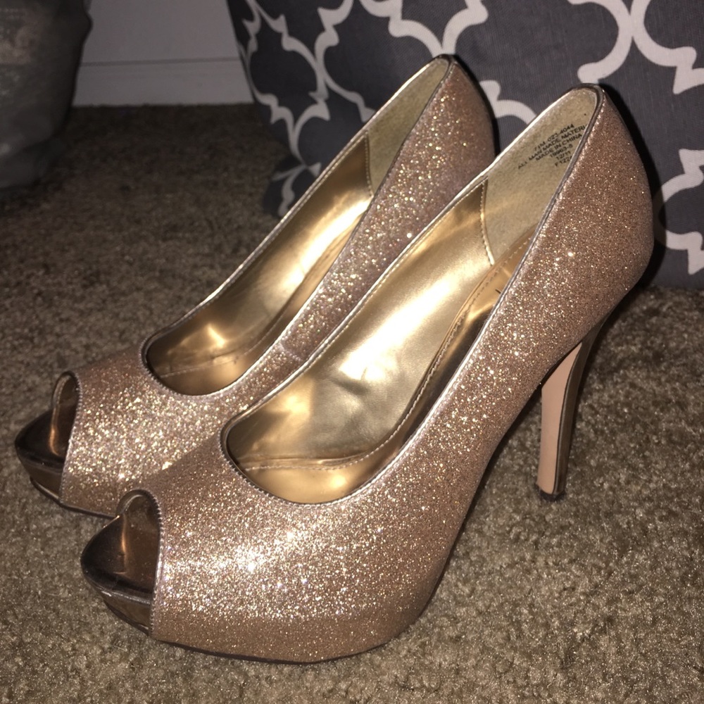 Jacqueline Ferrar gold glitter peep toe 4.5"