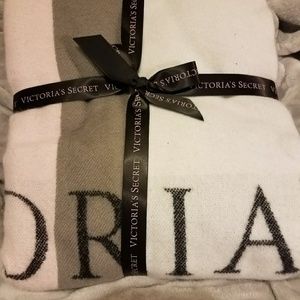 *VICTORIA'S SECRET* THROW