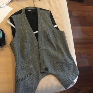 DKNY quilted vest size M
