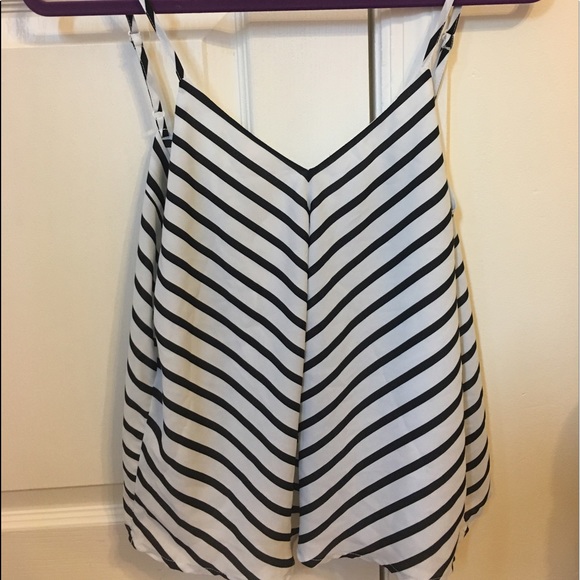 OPEN BACK Charlotte Russe tank. Size Small - Picture 1 of 3