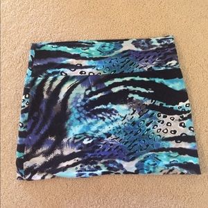 Patterned pencil skirt