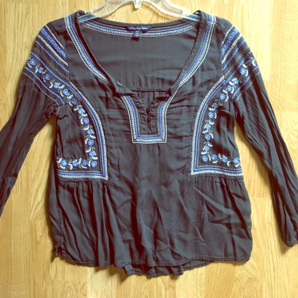 American Eagle Outfitters quarter sleeve