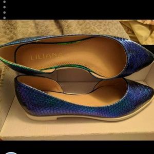 Blue metallic faux snake skin pointed toes flats