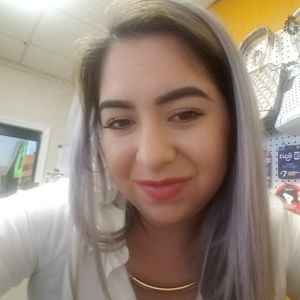 Meet your Posher, Nora