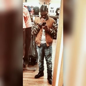 Meet your Posher, Tay