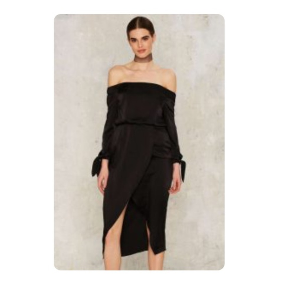 Lavish Alice Crawford Off The Shoulder Dress
