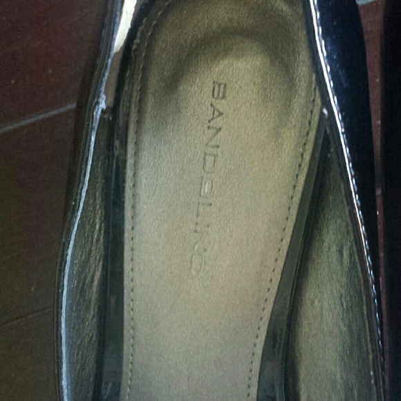 Bandolino Black Patent Leather Heels - Picture 3 of 3