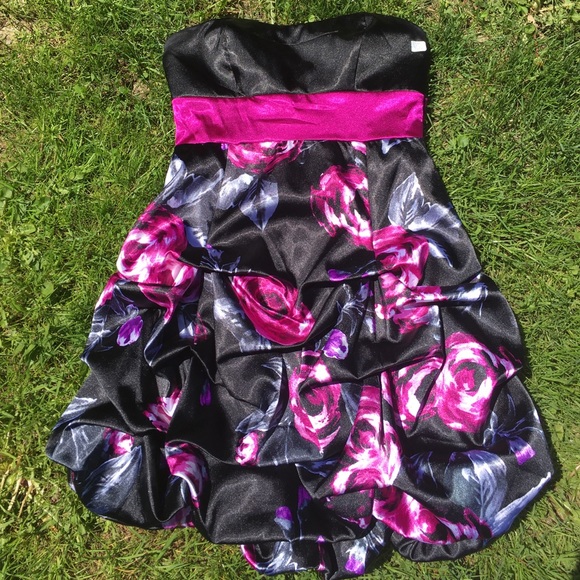 Floral cocktail/homecoming dress - Picture 1 of 3