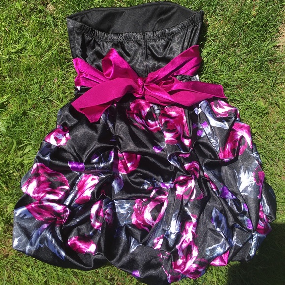 Floral cocktail/homecoming dress - Picture 2 of 3