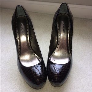 Gianni Bini Brown Snakeskin Platform Heels