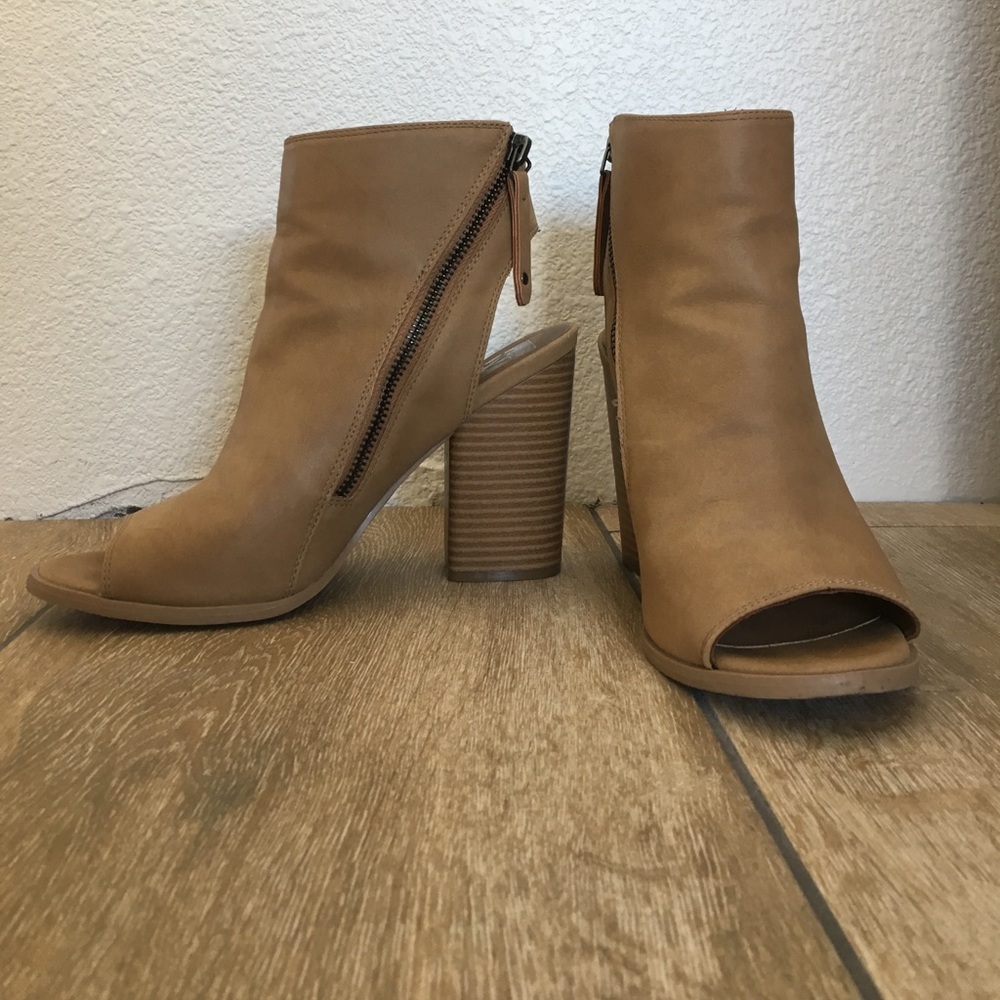 DV Aria Booties