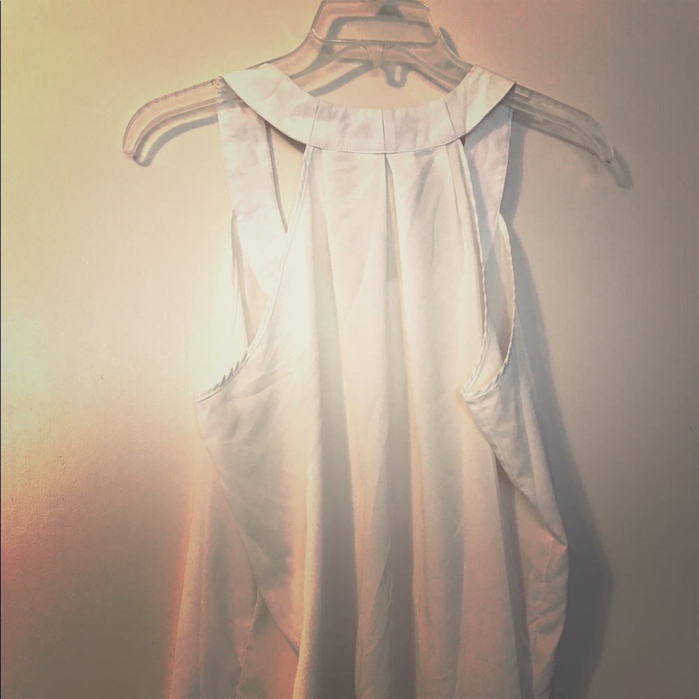 White blouse - Picture 2 of 2