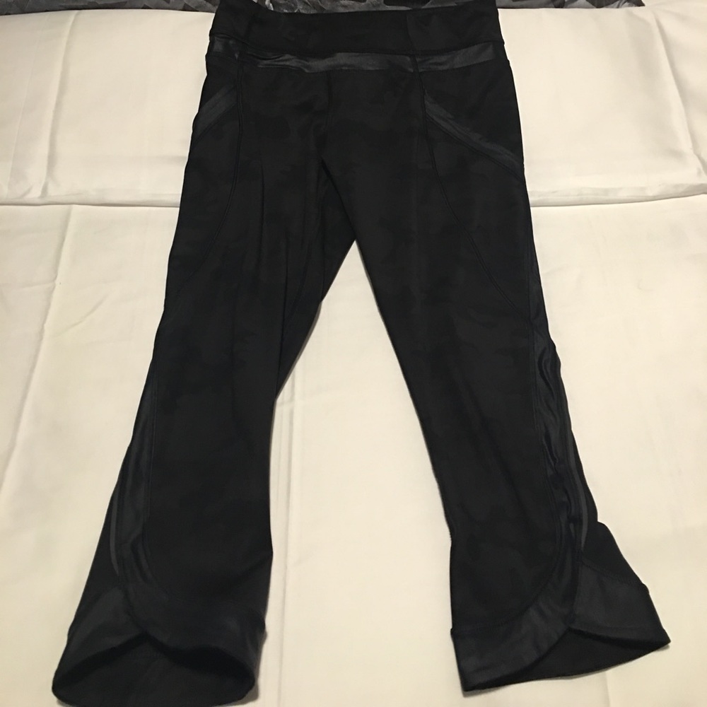 Lululemon cropped workout pants