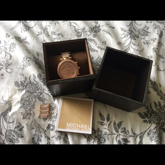Michael Kors Watch. Rose Gold main image 5
