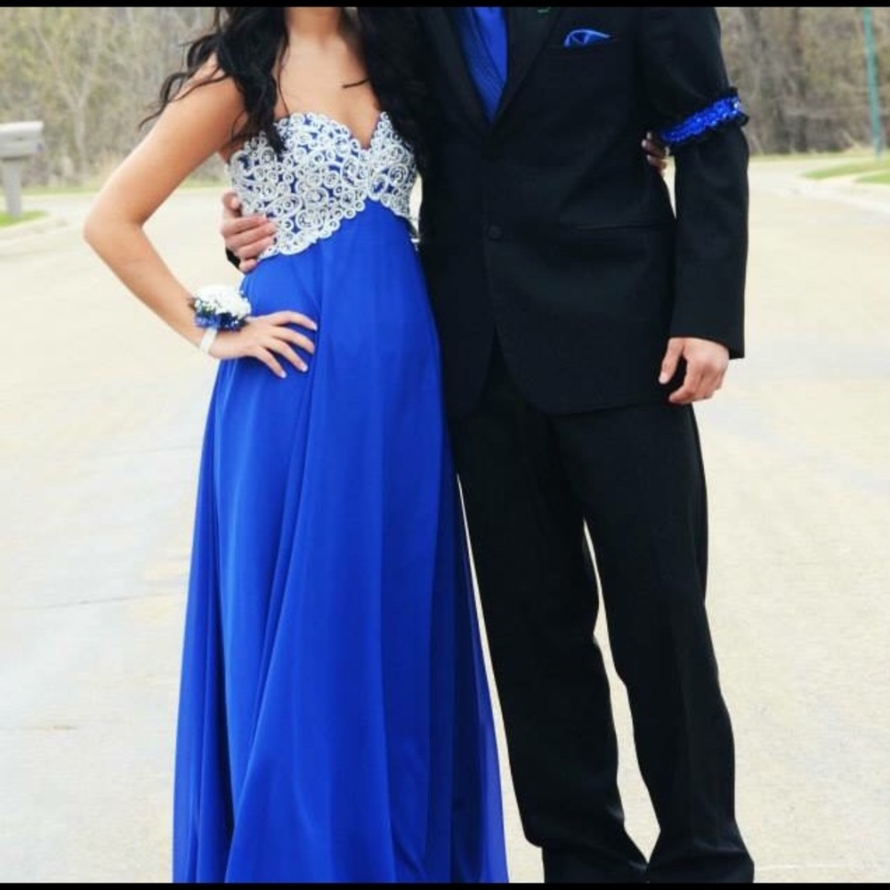 Gorgeous royal blue prom dress