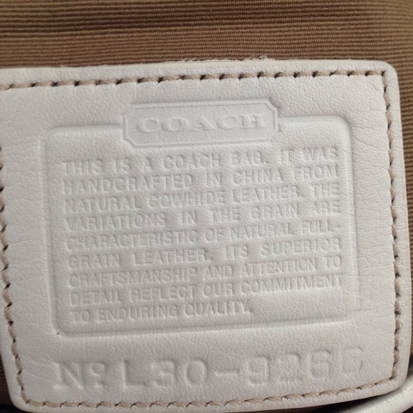 Buy this authentic coach and get free clothes! - Picture 2 of 8