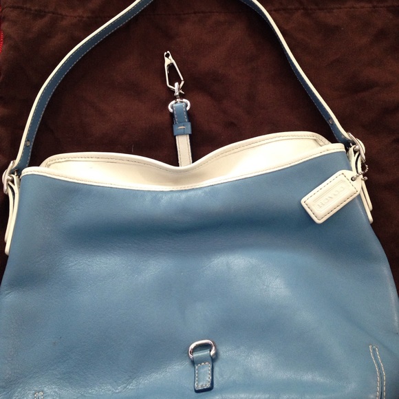 Buy this authentic coach and get free clothes! - Picture 4 of 8