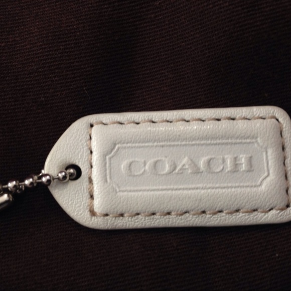 Buy this authentic coach and get free clothes! - Picture 5 of 8
