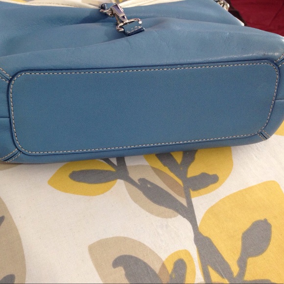 Buy this authentic coach and get free clothes! - Picture 8 of 8