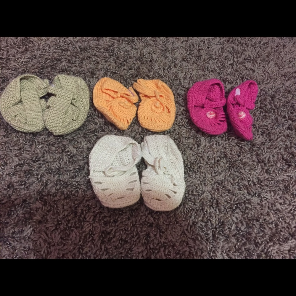 Baby crochet shoes