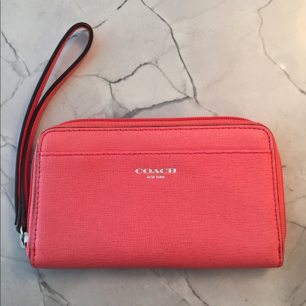 NWOT Coach wristlet