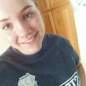 Meet your Posher, Claire