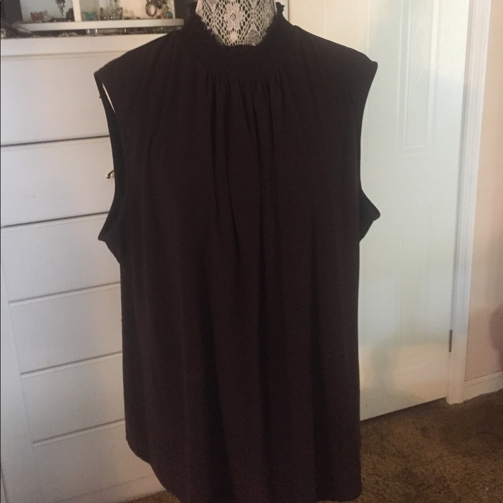 Sleeveless mock turtleneck shirt
