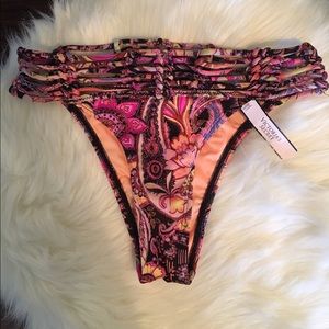 Floral macrame VS itsy bikini bottom