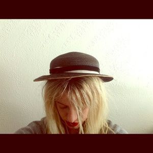 Very short-brimmed, round top vintage hat!