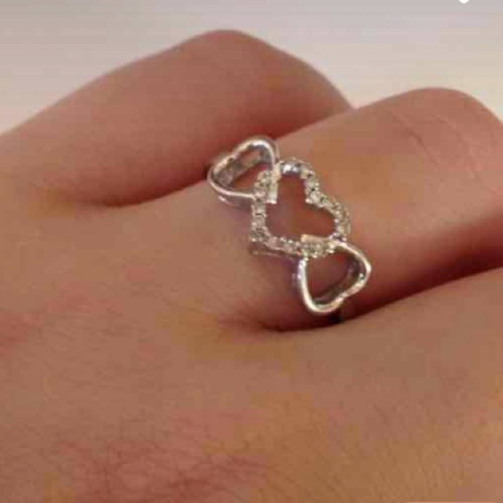 10K stamped Diamonds Hearts Ring SZ:7
